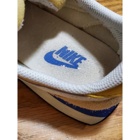 Nike Waffle Debut SE Women’s Sneakers – Size 9.5 – Tan/White/Yellow - Picture 8 of 9